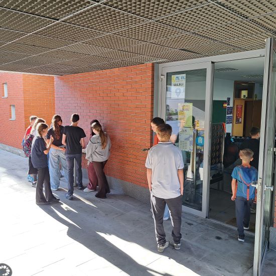 MLADINSKI CENTER VIČ ŠIRI EKIPO